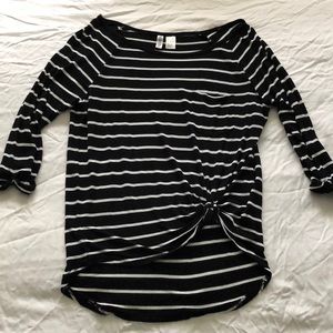 Divided striped pocket shirt